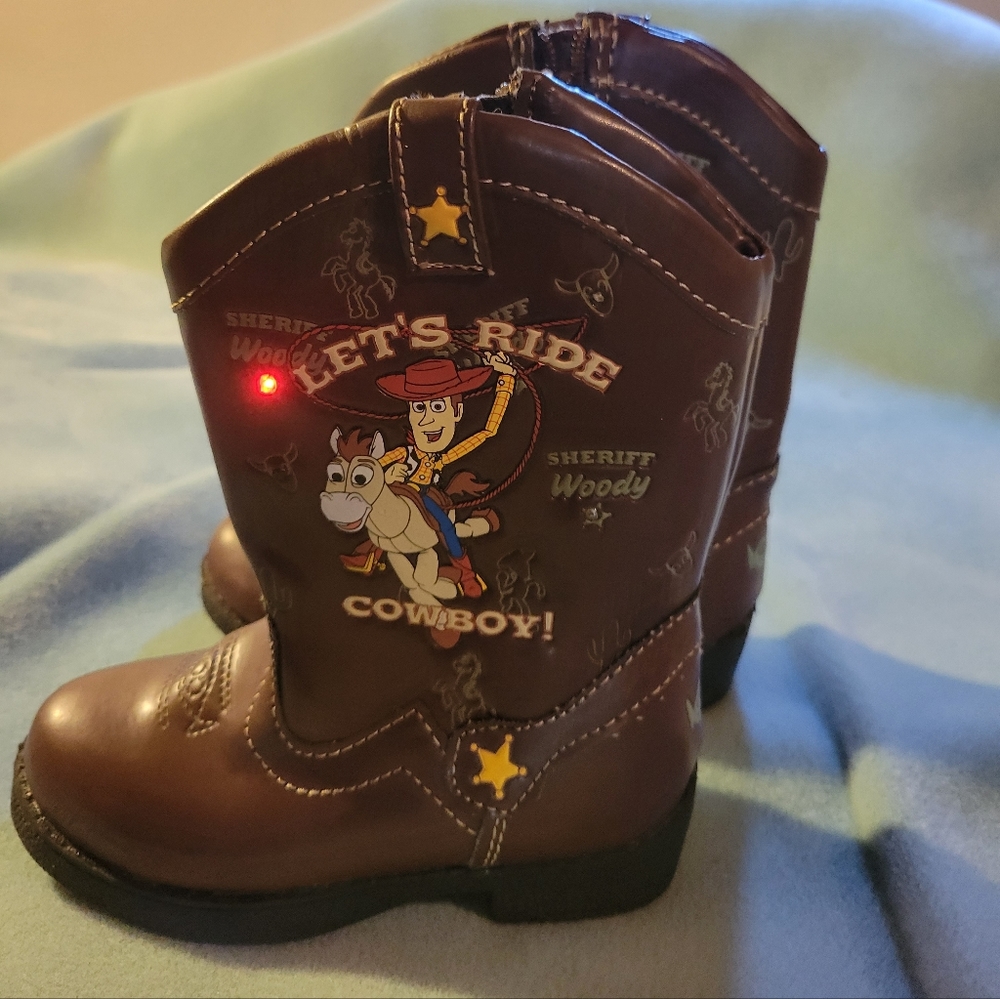 New without tags Toy Story boots light up while they walk